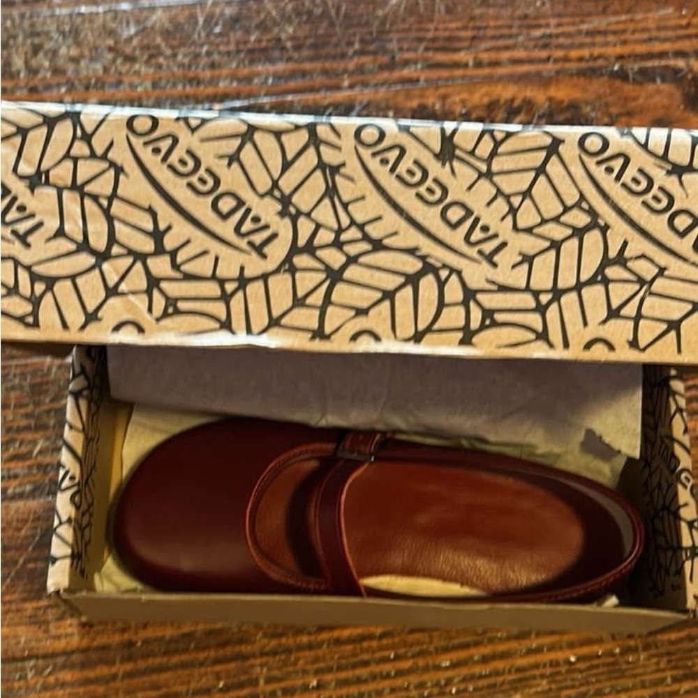 Red Mary Jane Shoes - Picture 5 of 7